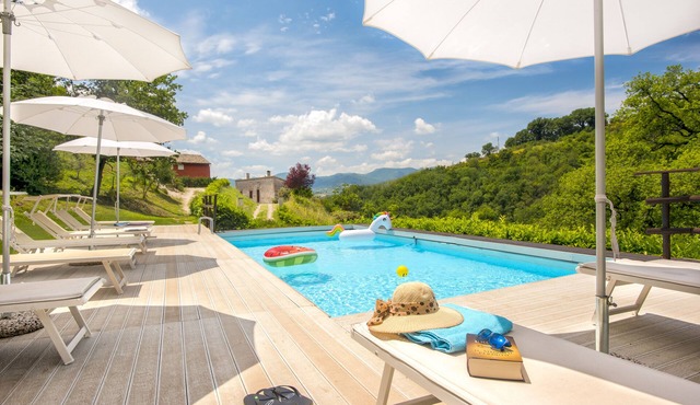La Quercia d'oro - "Borgo Canapegna" private pool near Frasassi Caves