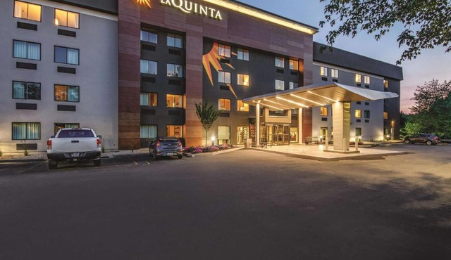 La Quinta by Wyndham Hartford Bradley Airport