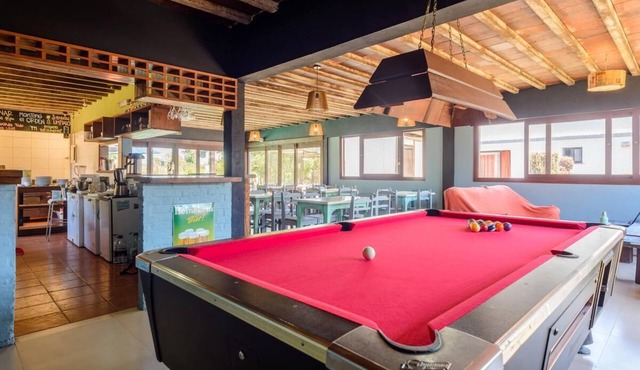 La Quinta Hostel & Suites