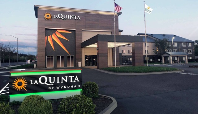 La Quinta Inn & Suites by Wyndham Springfield