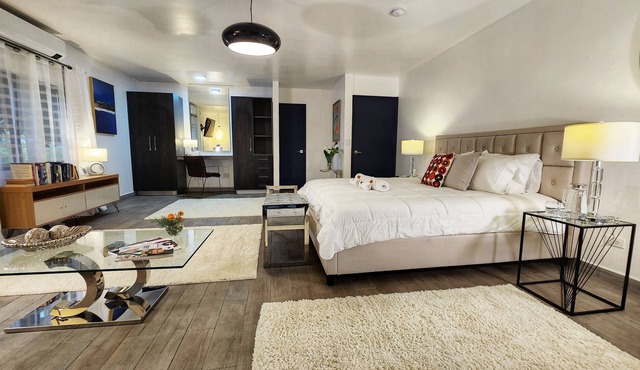 La Residencia - The Pieter Fisher Suite