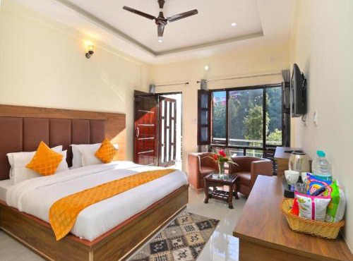 LA Riqueza Dhanolti View - View of Valleys & Mountains - Private Parking - Near to Eco Park & Surkanda Devi Temple