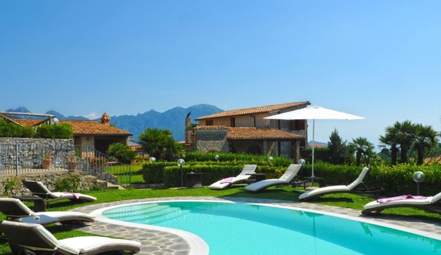 La Rocca Charming Villa, private pool, wide garden close to Ravello.