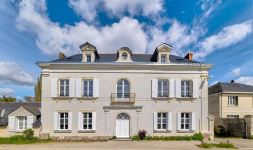 La ROCHE D'ANJOU