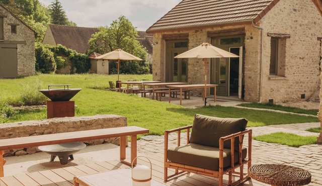 La Source by The Oasis House is a large, welcoming home for families or friends.