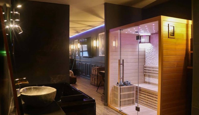 La suite des Arcades, Grand place, Sauna et Balneo
