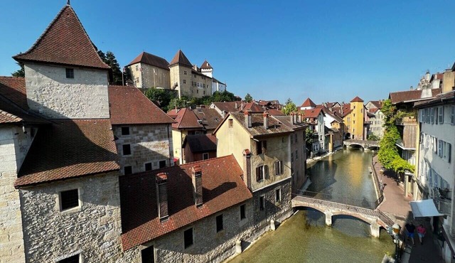 La Suite du 10 - Nice studio with view on the Canal and the Castle