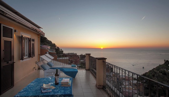 La Terrazza 85: breathtaking views, tranquility and garden. CITR Code 011024