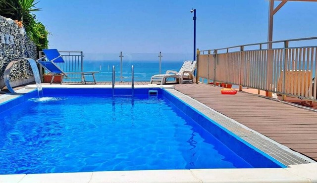 La Terrazza sul Mare Holiday Home (4 people)