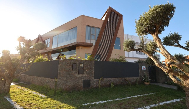 La villa luxury suites