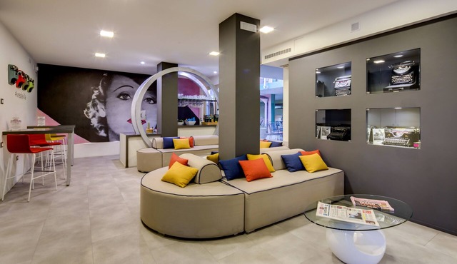 La Villa, Sure Hotel Collection by Best Western