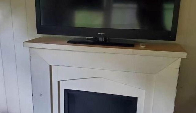 LAC DU BONNET COTTAGE FOR RENT - NEWLY RENOVATED!