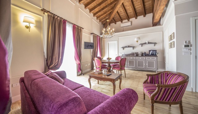Lady Capulet Apartments