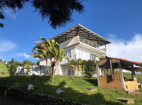 Lago calima cabaña