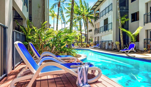 Laguna Edge—Tranquil Poolside Escape by the Sea
