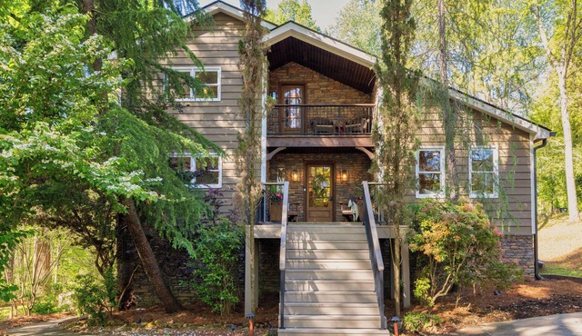 Lake Cabin! Private Dock/Hot Tub/8 Beds/Pool Table/Ping Pong Table