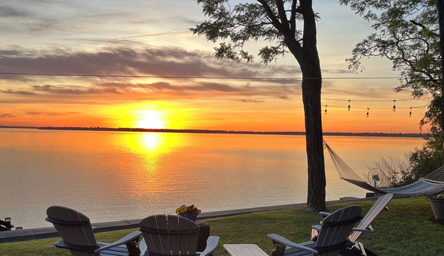 Lake Champlain-Waterfront, Fishing Dock, Sunsets, Kayak & Paddle Boards!
