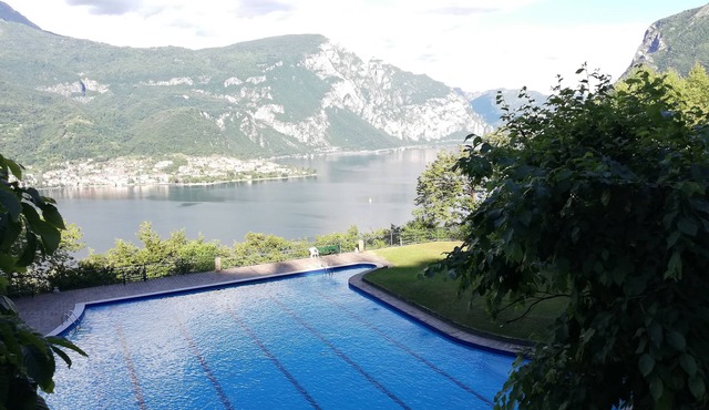 Lake Como view apartment in residence kosmopolitan
