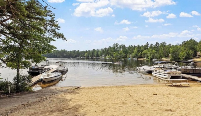 Lake Escape Family & Pet Friendly with Dock Access