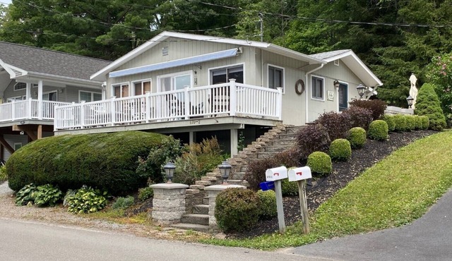 Lake Front Cottage
