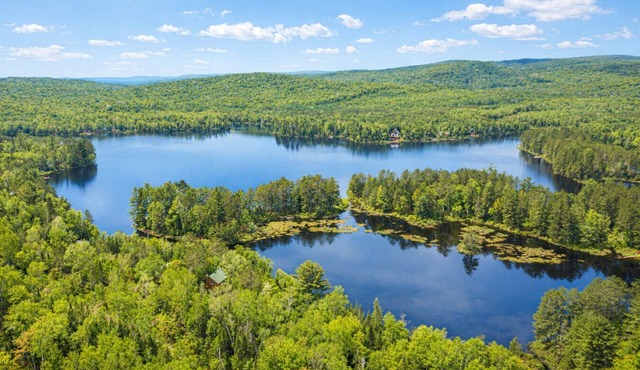 Lake front in the woods with SPA