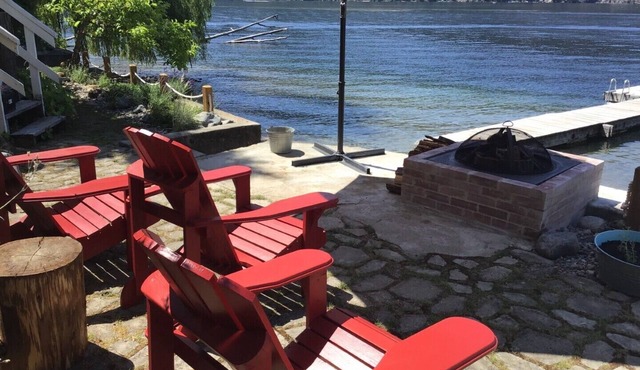 Lake Front Property on Christina Lake