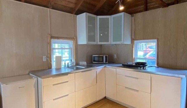 Lake Front Sandbanks Family Camp -10mins to Outlet Beach & Provincial Park