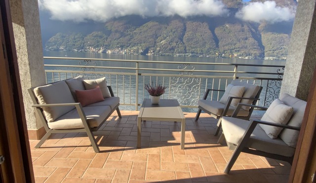 Lake Front with Large Balcony, Lake Access & Boat Dock