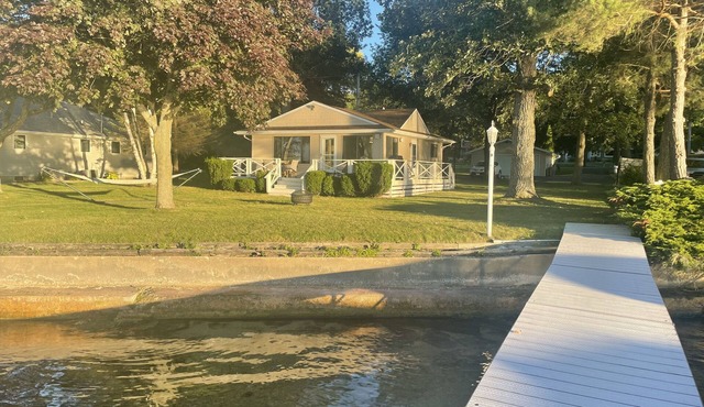 Lake Frontage, swimming area, close to golf