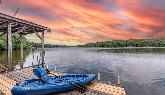 Lake Gaston Duo Kayaks and Dock Duplex Over 4000 sq feet