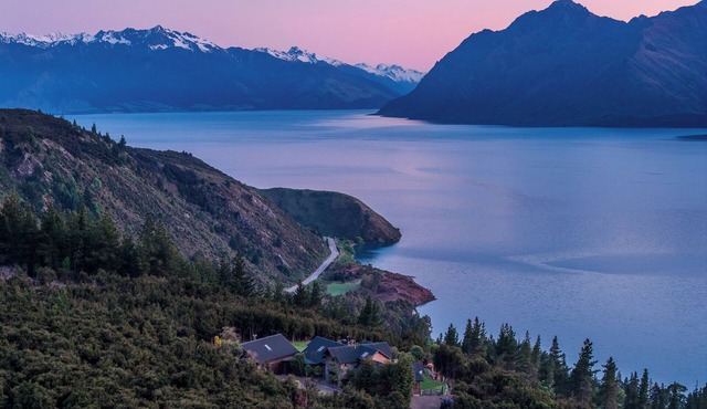 Lake Hāwea View - A private luxury retreat surrounding by awe-inspiring beauty