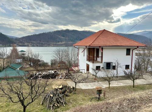 Lake House
