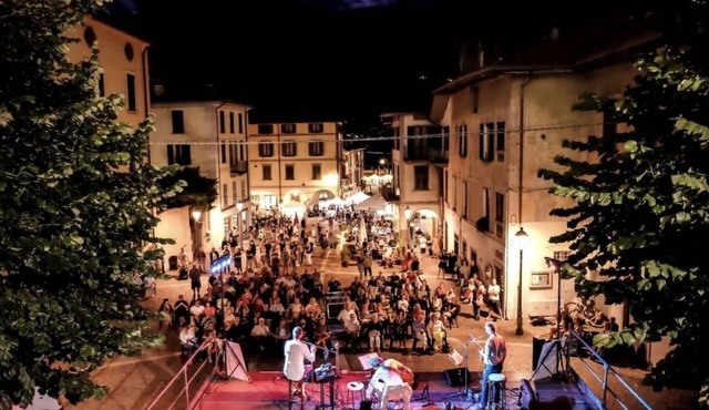 LAKE ISEO - Modern accommodation in the historic center