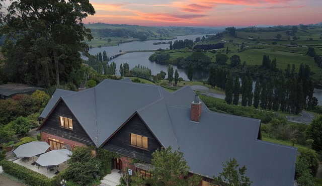 Lake Karapiro Lodge