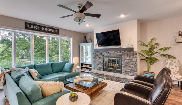 Lake Keowee Condo with fantasitic view and resort