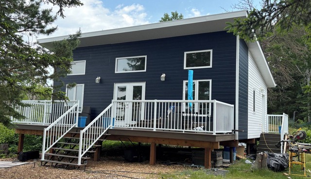 Lake of the woods 3 bedroom guest cottage with road access. On a nice quiet bay.
