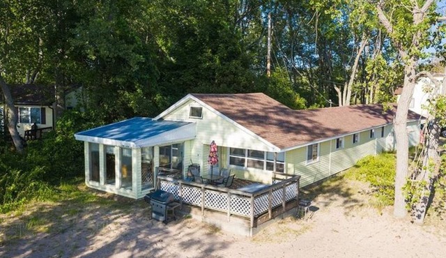 Lake Ontario Beach House Getaway- House #1