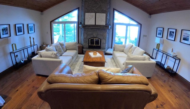 Lake Rosseau spacious, welcoming and lake loving family cottage gem