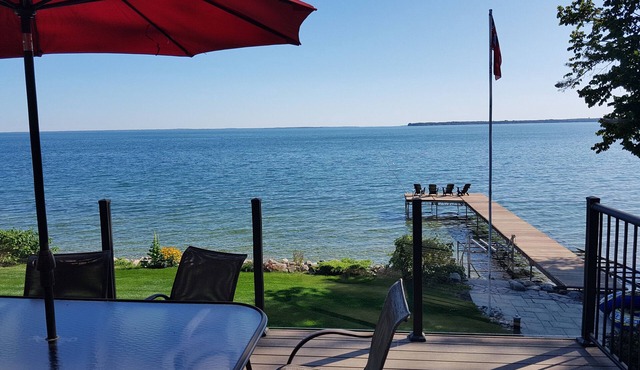 Lake Simcoe Very Rare Southern Exposure Timberframe Waterfront With Hot Tub