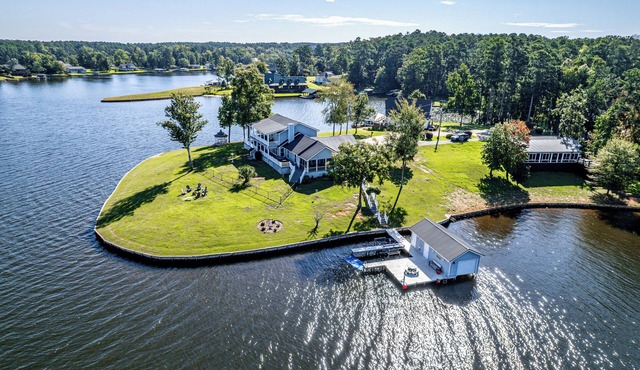 Lake Sinclair Waterfront – Peaceful 270° Peninsula