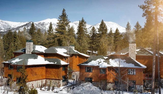 Lake Tahoe 2BR Lodge Villa – Fireplace, Full Kitchen & Steps to Incline Village