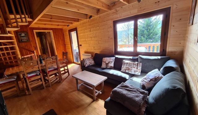 Lake view chalet