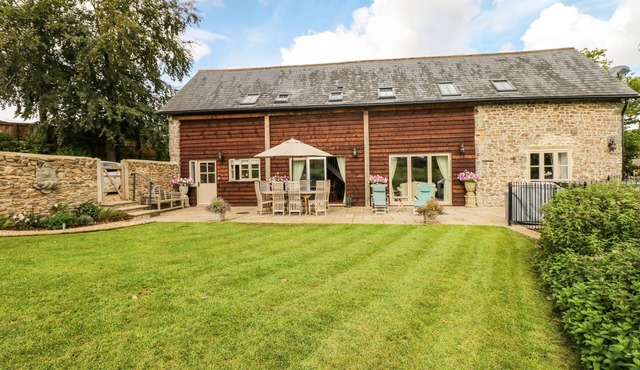 LAKE VIEW, pet friendly, luxury holiday cottage in Lapford