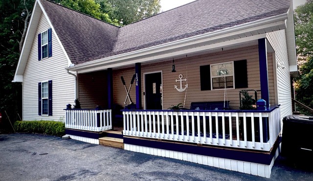 Lake View Retreat, Game Room, Ping Pong, Sleeps 14,Minutes to Sunset Marina