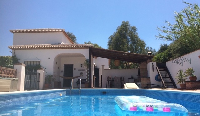 Lake Vinuela peaceful holiday in beautiful surroundings
