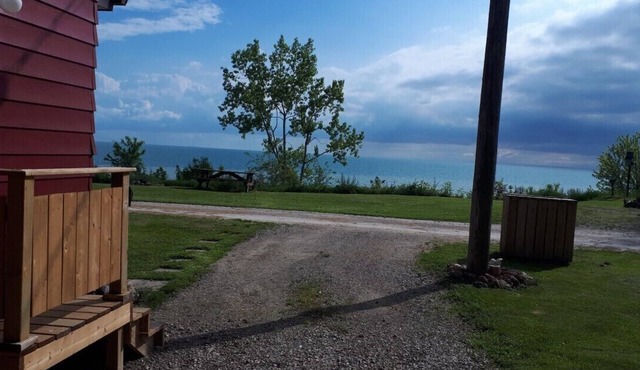 Lakefront 2 Bedroom Cottage For Rent