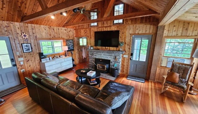 Lakefront 3BR Cabin w/Private Dock, Swim, Fish, Relax