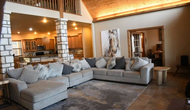 Lakefront 4 bedroom, 4 bath Porum Landing retreat plus bunk room beautiful views