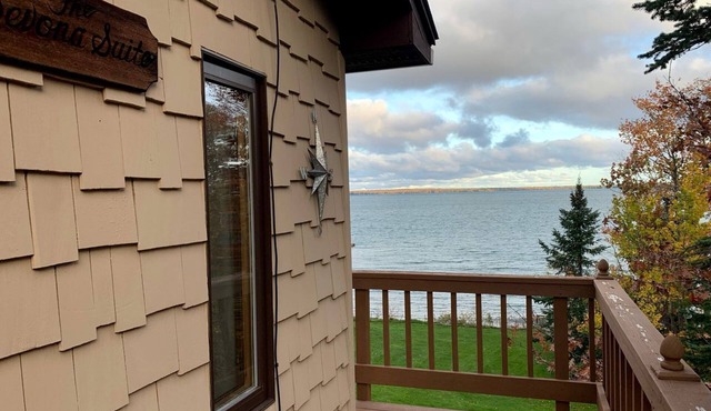 Lakefront Accommodation for Glamping Getaways on Lake Superior, Wisconsin