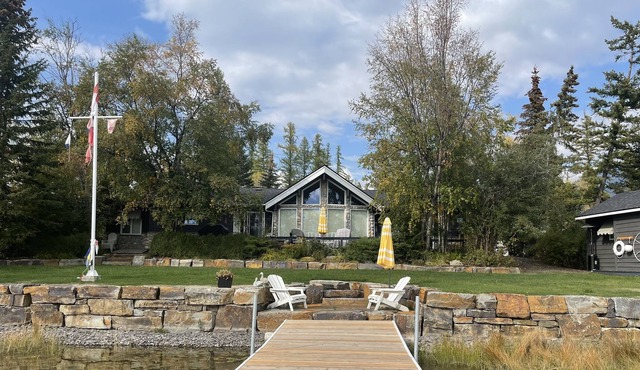 Lakefront and Private Dock on Tie Lake